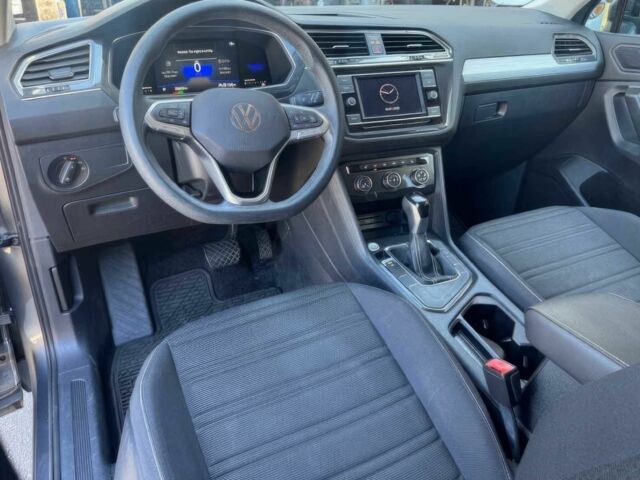 Сірий Фольксваген Тігуан, об'ємом двигуна 2 л та пробігом 19 тис. км за 16500 $, фото 7 на Automoto.ua