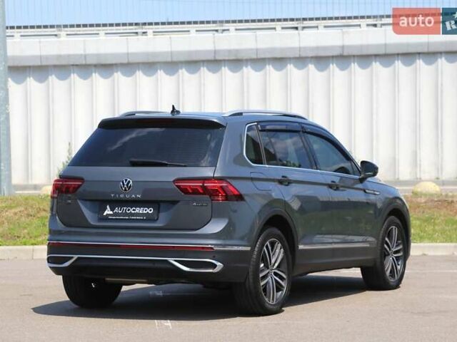 Сірий Фольксваген Тігуан, об'ємом двигуна 1.97 л та пробігом 14 тис. км за 41000 $, фото 5 на Automoto.ua