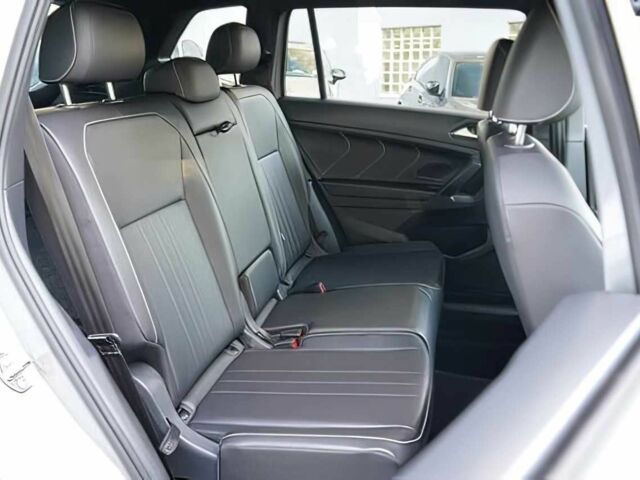 Серый Фольксваген Тигуан, объемом двигателя 2 л и пробегом 13 тыс. км за 8900 $, фото 12 на Automoto.ua