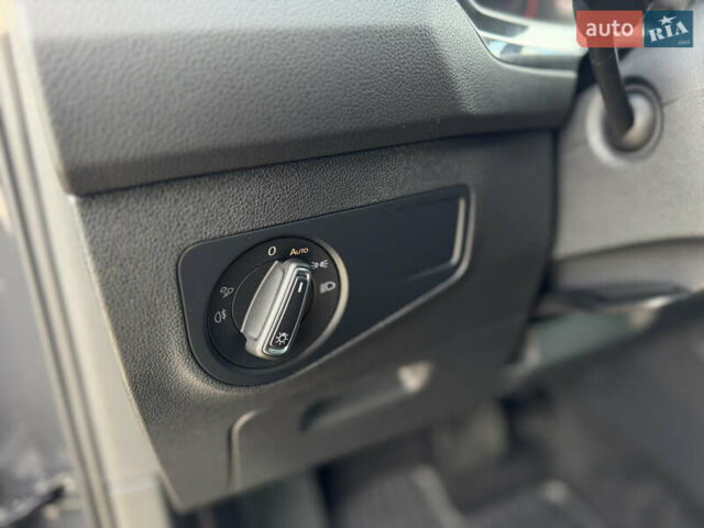 Серый Фольксваген Тигуан, объемом двигателя 1.97 л и пробегом 199 тыс. км за 31999 $, фото 35 на Automoto.ua