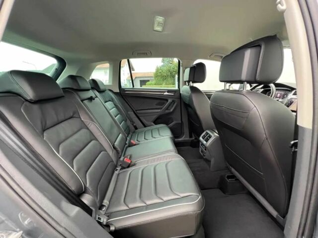 Серый Фольксваген Тигуан, объемом двигателя 2 л и пробегом 13 тыс. км за 17000 $, фото 9 на Automoto.ua