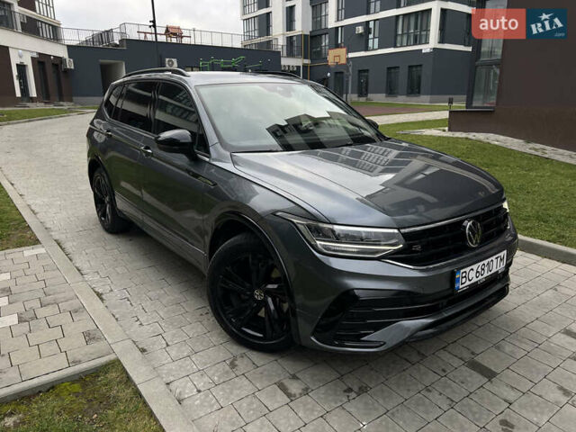 Серый Фольксваген Тигуан, объемом двигателя 1.98 л и пробегом 32 тыс. км за 29500 $, фото 2 на Automoto.ua