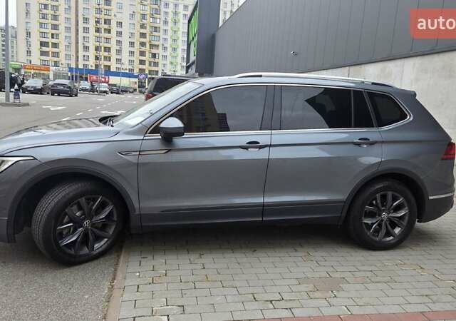 Серый Фольксваген Тигуан, объемом двигателя 1.98 л и пробегом 106 тыс. км за 23000 $, фото 7 на Automoto.ua