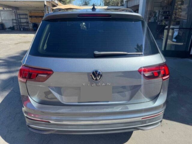 Сірий Фольксваген Тігуан, об'ємом двигуна 2 л та пробігом 19 тис. км за 16500 $, фото 4 на Automoto.ua