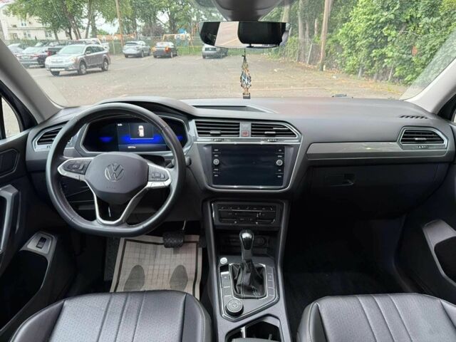 Сірий Фольксваген Тігуан, об'ємом двигуна 2 л та пробігом 19 тис. км за 9100 $, фото 9 на Automoto.ua