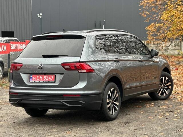 Серый Фольксваген Тигуан, объемом двигателя 2 л и пробегом 95 тыс. км за 22999 $, фото 3 на Automoto.ua