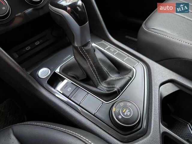 Серый Фольксваген Тигуан, объемом двигателя 1.98 л и пробегом 239 тыс. км за 20700 $, фото 35 на Automoto.ua