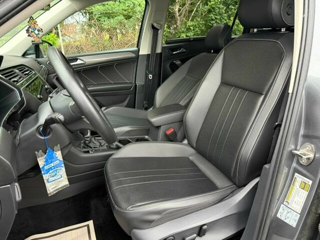 Сірий Фольксваген Тігуан, об'ємом двигуна 2 л та пробігом 19 тис. км за 9100 $, фото 10 на Automoto.ua