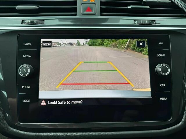 Сірий Фольксваген Тігуан, об'ємом двигуна 2 л та пробігом 27 тис. км за 11900 $, фото 8 на Automoto.ua