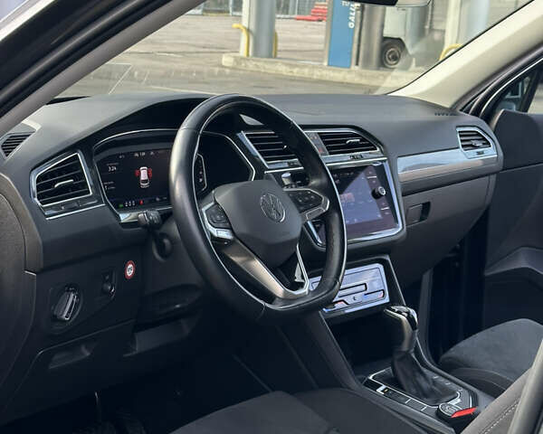 Серый Фольксваген Тигуан, объемом двигателя 1.97 л и пробегом 199 тыс. км за 32500 $, фото 18 на Automoto.ua