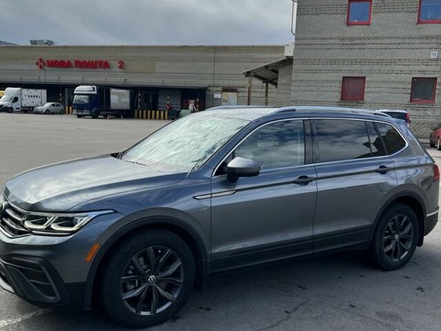 Серый Фольксваген Тигуан, объемом двигателя 2 л и пробегом 15 тыс. км за 22500 $, фото 2 на Automoto.ua