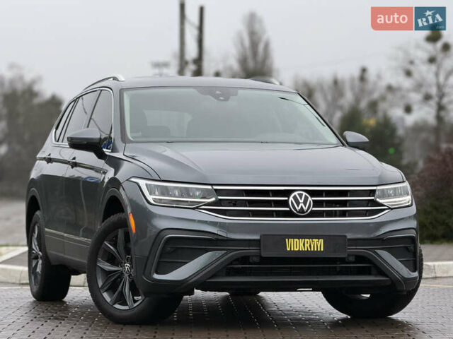 Серый Фольксваген Тигуан, объемом двигателя 1.98 л и пробегом 69 тыс. км за 23450 $, фото 4 на Automoto.ua