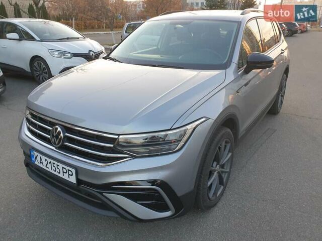 Серый Фольксваген Тигуан, объемом двигателя 1.98 л и пробегом 37 тыс. км за 21500 $, фото 2 на Automoto.ua