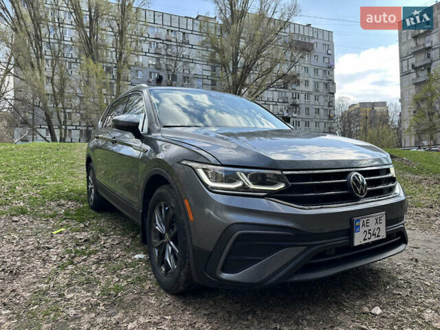 Серый Фольксваген Тигуан, объемом двигателя 1.98 л и пробегом 38 тыс. км за 25000 $, фото 1 на Automoto.ua