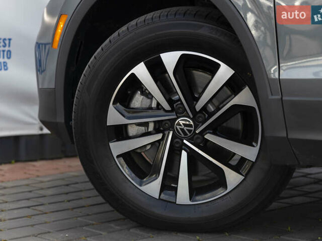 Сірий Фольксваген Тігуан, об'ємом двигуна 2 л та пробігом 2 тис. км за 24200 $, фото 15 на Automoto.ua