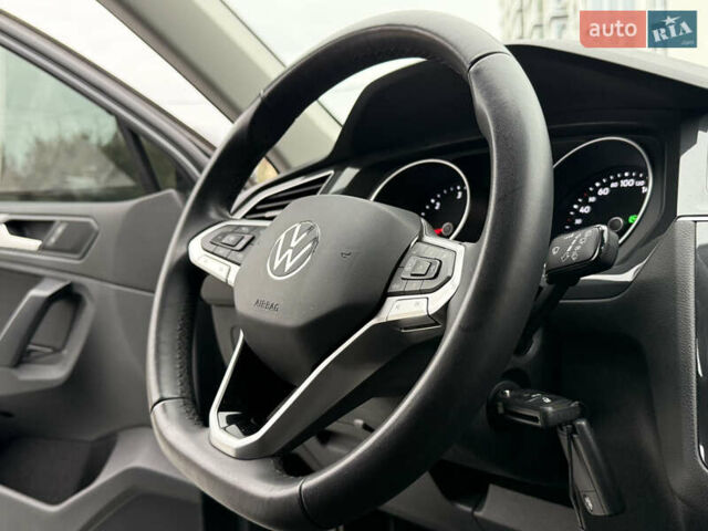 Серый Фольксваген Тигуан, объемом двигателя 1.97 л и пробегом 158 тыс. км за 28999 $, фото 30 на Automoto.ua