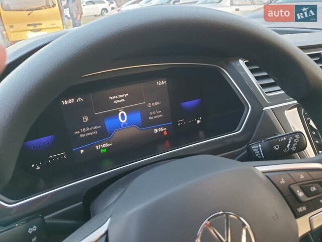 Серый Фольксваген Тигуан, объемом двигателя 1.98 л и пробегом 37 тыс. км за 21500 $, фото 14 на Automoto.ua