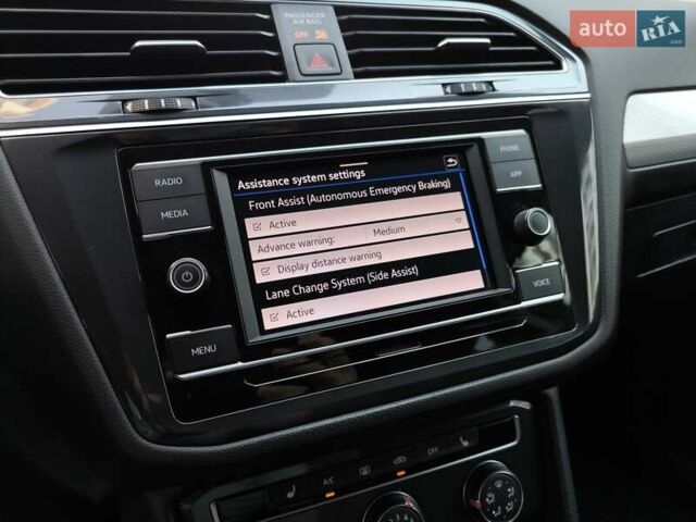 Серый Фольксваген Тигуан, объемом двигателя 1.98 л и пробегом 239 тыс. км за 20700 $, фото 37 на Automoto.ua