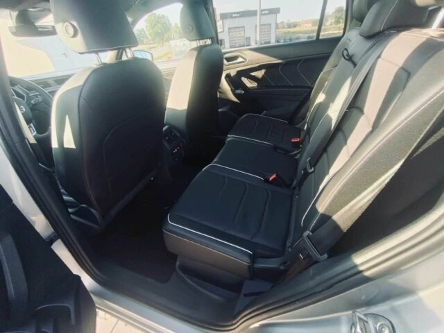 Сірий Фольксваген Тігуан, об'ємом двигуна 2 л та пробігом 11 тис. км за 20300 $, фото 7 на Automoto.ua