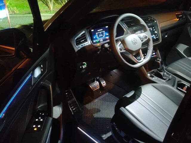 Сірий Фольксваген Тігуан, об'ємом двигуна 2 л та пробігом 30 тис. км за 25000 $, фото 15 на Automoto.ua