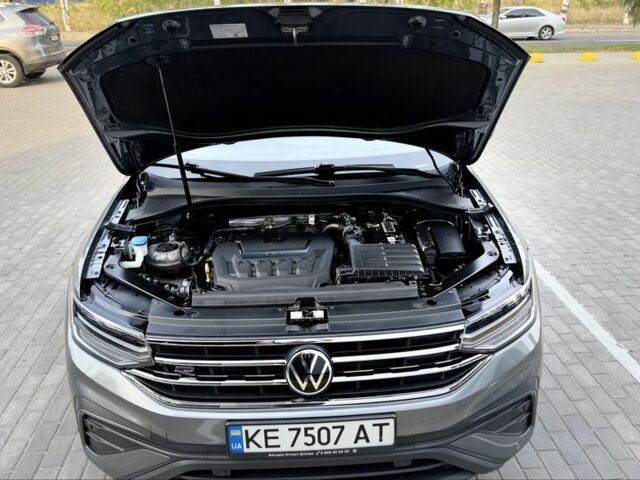 Серый Фольксваген Тигуан, объемом двигателя 2 л и пробегом 55 тыс. км за 21300 $, фото 11 на Automoto.ua