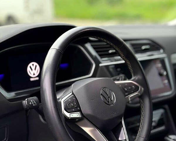 Сірий Фольксваген Тігуан, об'ємом двигуна 1.98 л та пробігом 36 тис. км за 26000 $, фото 9 на Automoto.ua