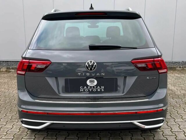 Серый Фольксваген Тигуан, объемом двигателя 2 л и пробегом 13 тыс. км за 17000 $, фото 4 на Automoto.ua