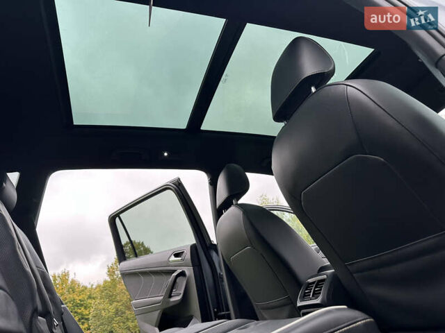 Сірий Фольксваген Тігуан, об'ємом двигуна 2 л та пробігом 21 тис. км за 29999 $, фото 59 на Automoto.ua