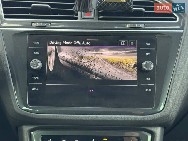 Серый Фольксваген Тигуан, объемом двигателя 1.97 л и пробегом 199 тыс. км за 31999 $, фото 51 на Automoto.ua