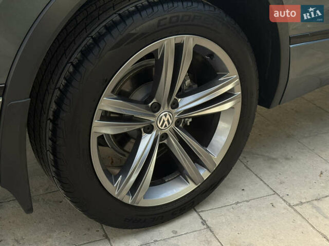 Серый Фольксваген Тигуан, объемом двигателя 1.98 л и пробегом 59 тыс. км за 26900 $, фото 24 на Automoto.ua