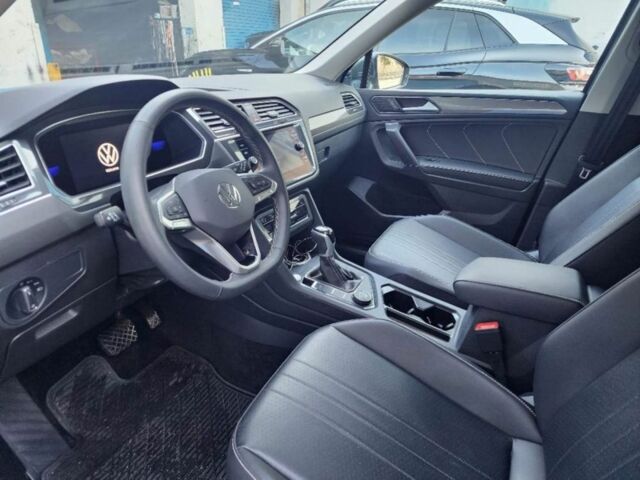 Серый Фольксваген Тигуан, объемом двигателя 0 л и пробегом 46 тыс. км за 13400 $, фото 7 на Automoto.ua