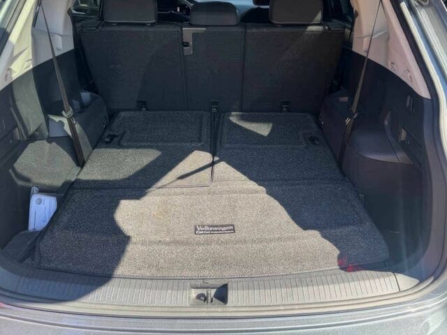 Сірий Фольксваген Тігуан, об'ємом двигуна 2 л та пробігом 19 тис. км за 16500 $, фото 9 на Automoto.ua