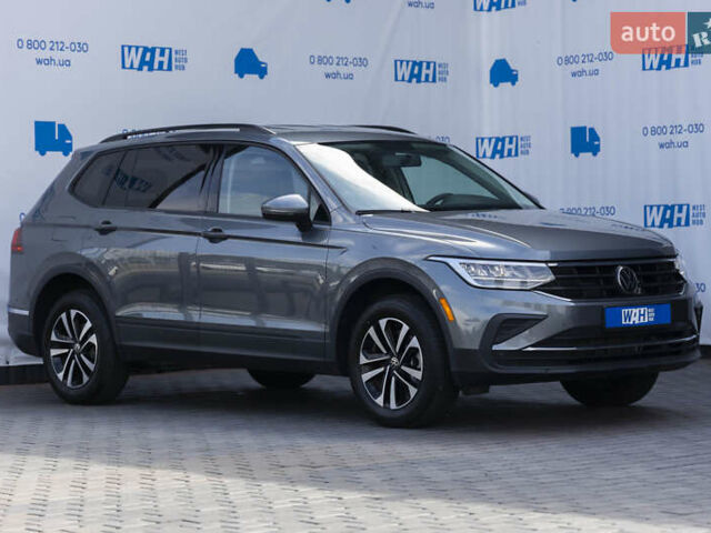 Сірий Фольксваген Тігуан, об'ємом двигуна 2 л та пробігом 2 тис. км за 24200 $, фото 5 на Automoto.ua