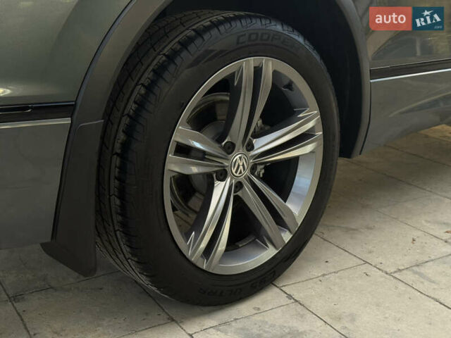 Серый Фольксваген Тигуан, объемом двигателя 1.98 л и пробегом 59 тыс. км за 26900 $, фото 6 на Automoto.ua