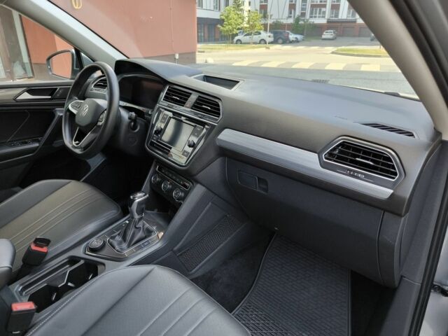 Серый Фольксваген Тигуан, объемом двигателя 2 л и пробегом 239 тыс. км за 20500 $, фото 7 на Automoto.ua