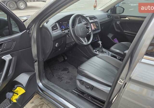 Серый Фольксваген Тигуан, объемом двигателя 1.98 л и пробегом 106 тыс. км за 23000 $, фото 1 на Automoto.ua