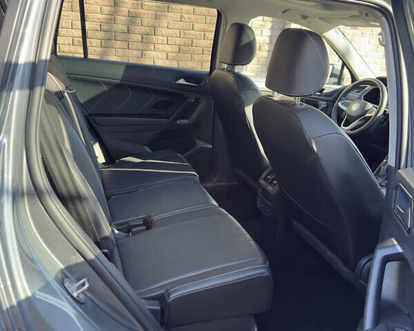 Сірий Фольксваген Тігуан, об'ємом двигуна 2 л та пробігом 97 тис. км за 24300 $, фото 8 на Automoto.ua