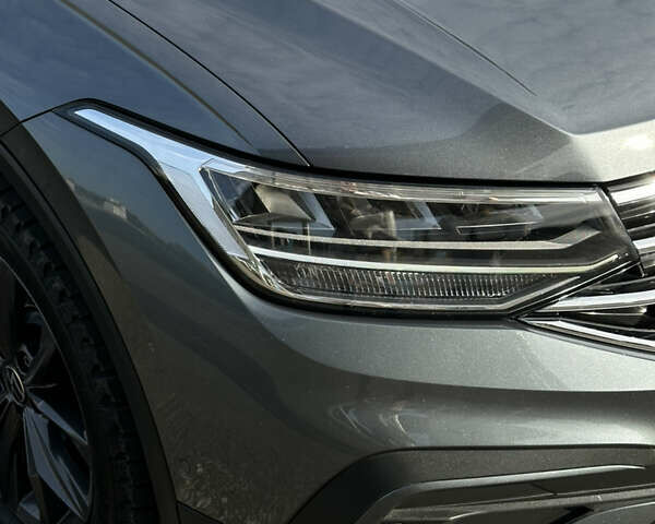 Серый Фольксваген Тигуан, объемом двигателя 1.97 л и пробегом 199 тыс. км за 32500 $, фото 5 на Automoto.ua