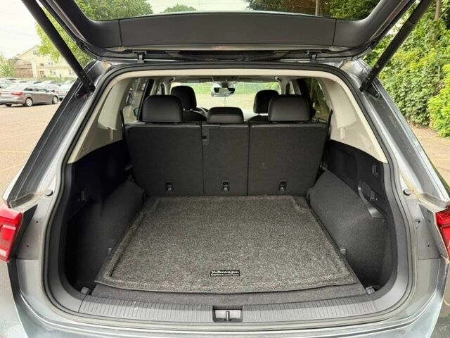 Сірий Фольксваген Тігуан, об'ємом двигуна 2 л та пробігом 19 тис. км за 9100 $, фото 6 на Automoto.ua