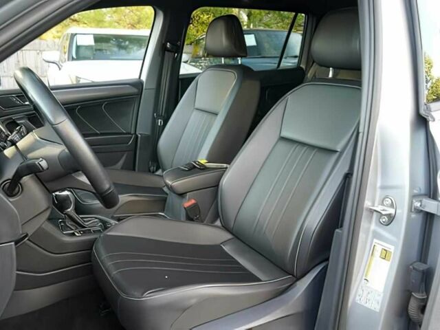 Серый Фольксваген Тигуан, объемом двигателя 2 л и пробегом 13 тыс. км за 8900 $, фото 6 на Automoto.ua