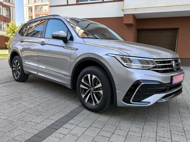 Серый Фольксваген Тигуан, объемом двигателя 2 л и пробегом 239 тыс. км за 20500 $, фото 1 на Automoto.ua