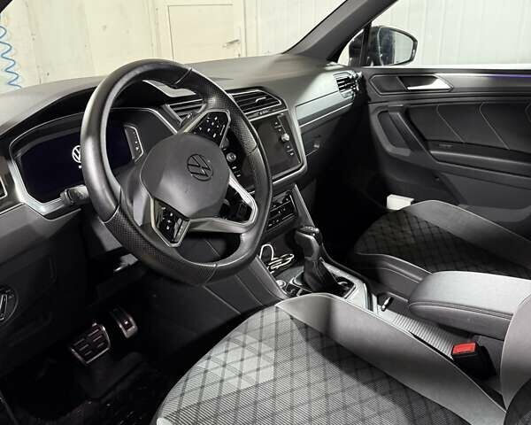 Серый Фольксваген Тигуан, объемом двигателя 1.98 л и пробегом 81 тыс. км за 38000 $, фото 3 на Automoto.ua