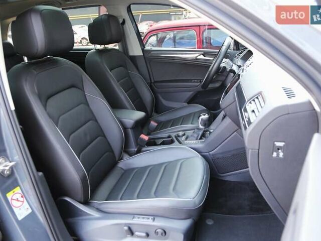 Сірий Фольксваген Тігуан, об'ємом двигуна 1.97 л та пробігом 14 тис. км за 41000 $, фото 9 на Automoto.ua