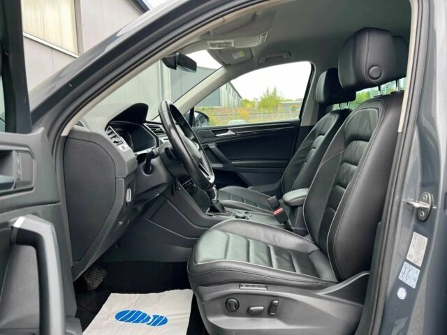 Серый Фольксваген Тигуан, объемом двигателя 2 л и пробегом 13 тыс. км за 17000 $, фото 6 на Automoto.ua