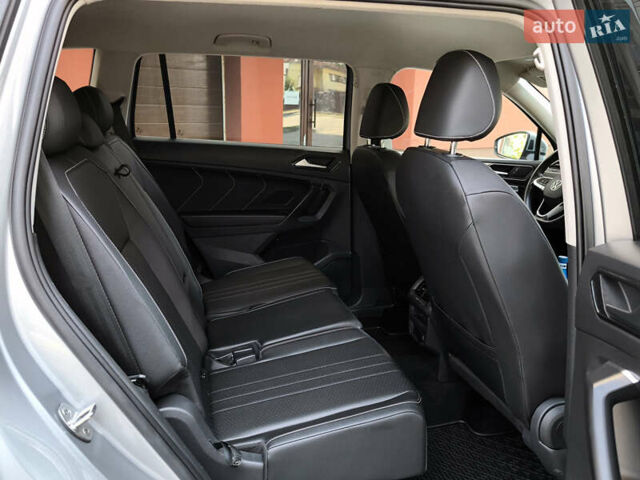 Серый Фольксваген Тигуан, объемом двигателя 1.98 л и пробегом 239 тыс. км за 20700 $, фото 19 на Automoto.ua