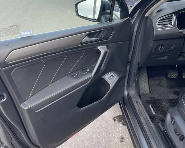 Серый Фольксваген Тигуан, объемом двигателя 1.98 л и пробегом 81 тыс. км за 24700 $, фото 20 на Automoto.ua