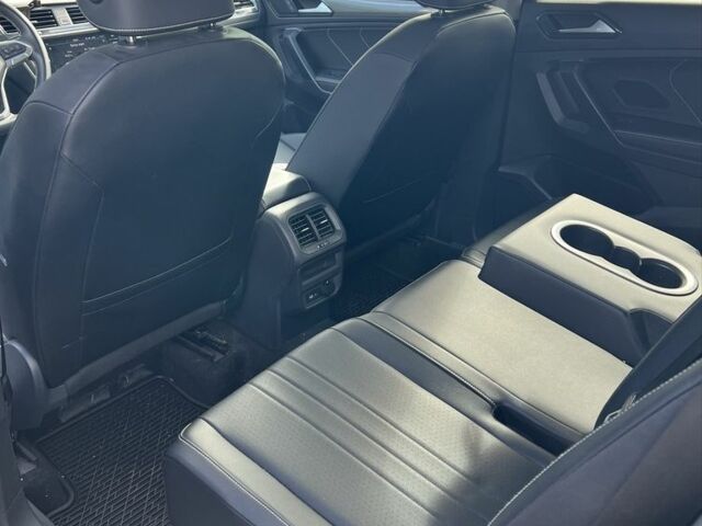 Серый Фольксваген Тигуан, объемом двигателя 2 л и пробегом 15 тыс. км за 22500 $, фото 5 на Automoto.ua