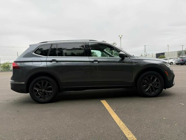 Сірий Фольксваген Тігуан, об'ємом двигуна 2 л та пробігом 27 тис. км за 11900 $, фото 6 на Automoto.ua