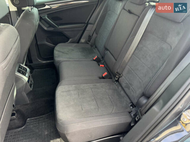 Серый Фольксваген Тигуан, объемом двигателя 1.97 л и пробегом 199 тыс. км за 32000 $, фото 32 на Automoto.ua