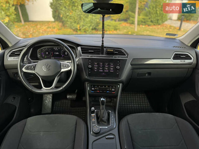 Серый Фольксваген Тигуан, объемом двигателя 1.97 л и пробегом 199 тыс. км за 31999 $, фото 46 на Automoto.ua